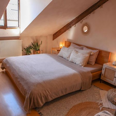 Cozy Apartment In The Heart Of The Historic City Bratislava Exterior foto