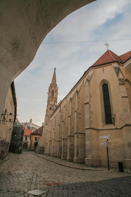 Cozy Apartment In The Heart Of The Historic City Bratislava Exterior foto