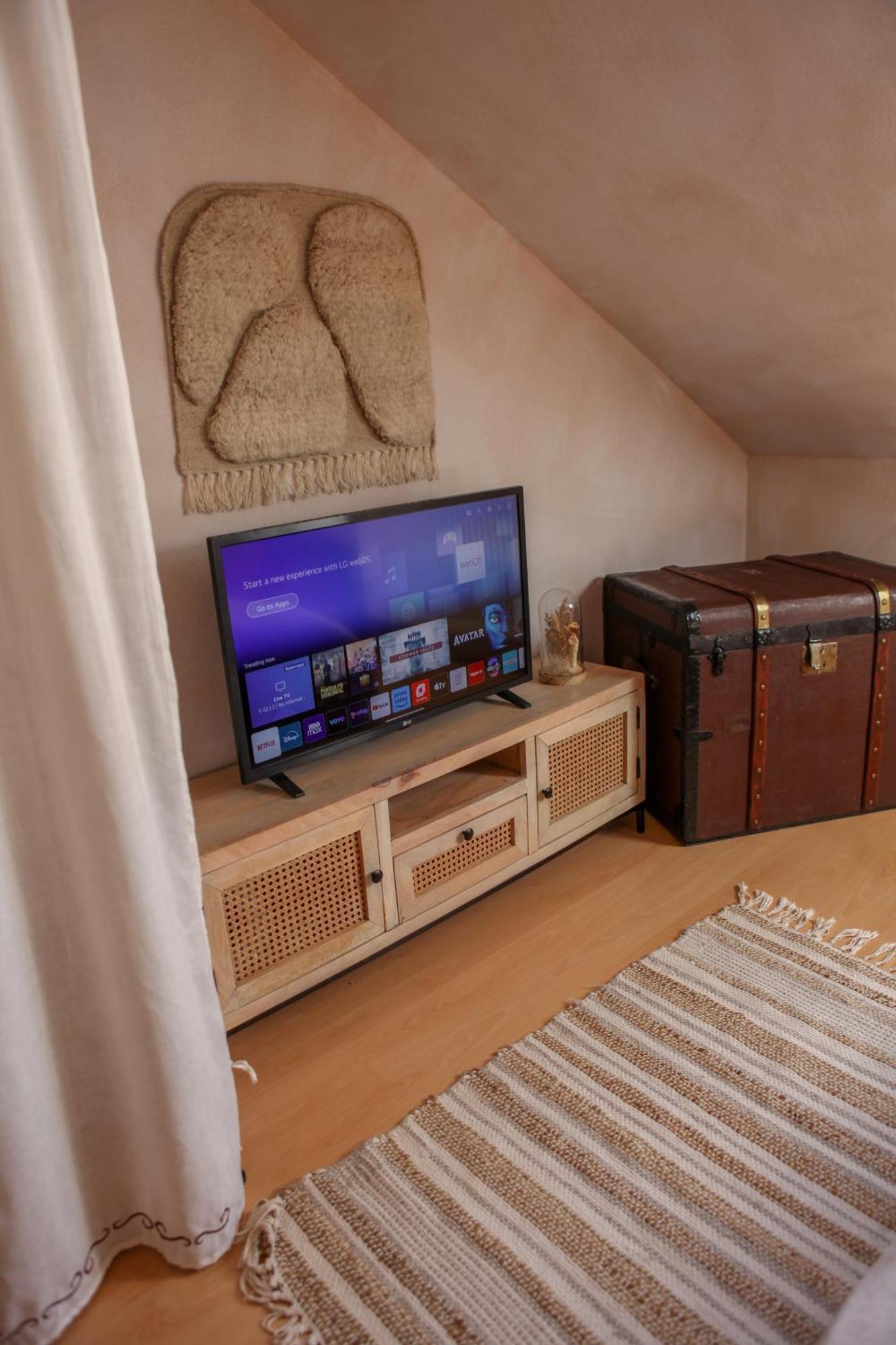 Cozy Apartment In The Heart Of The Historic City Bratislava Exterior foto